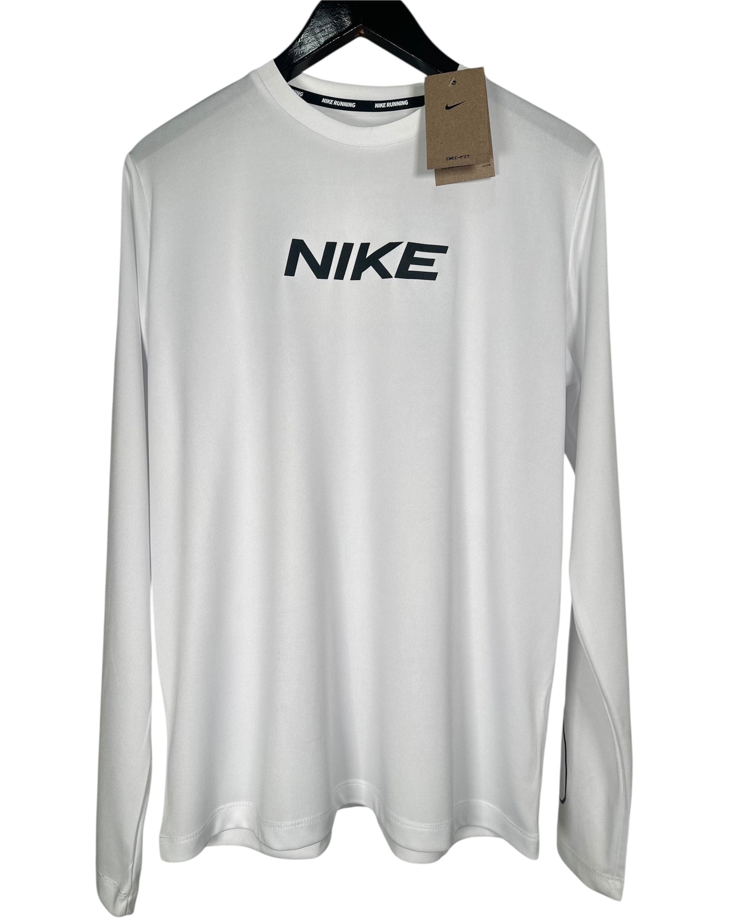 Camiseta con manga swoosh