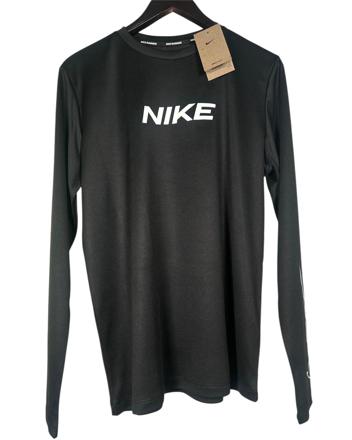 Camiseta con manga swoosh
