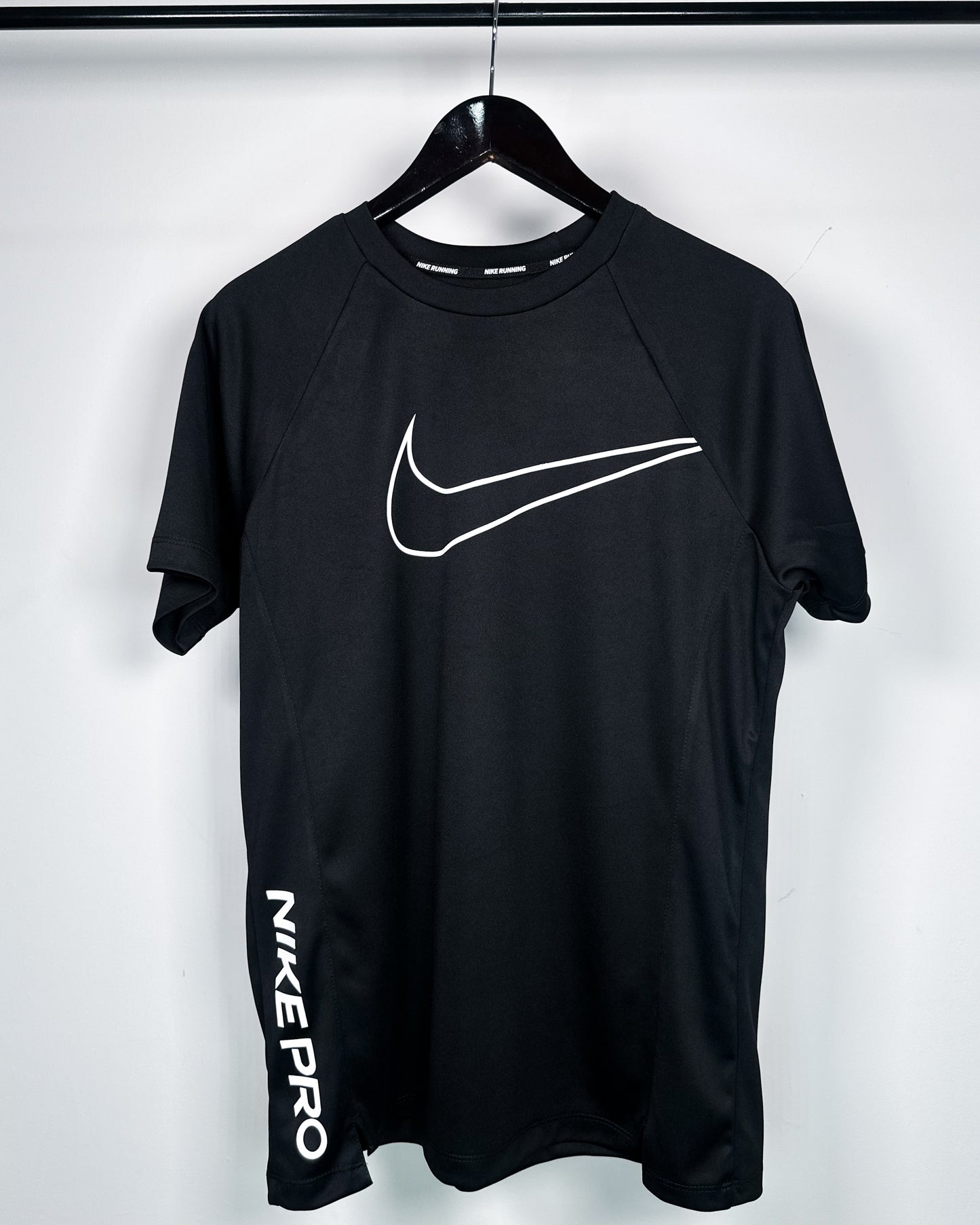 Camiseta Nike pro swoosh