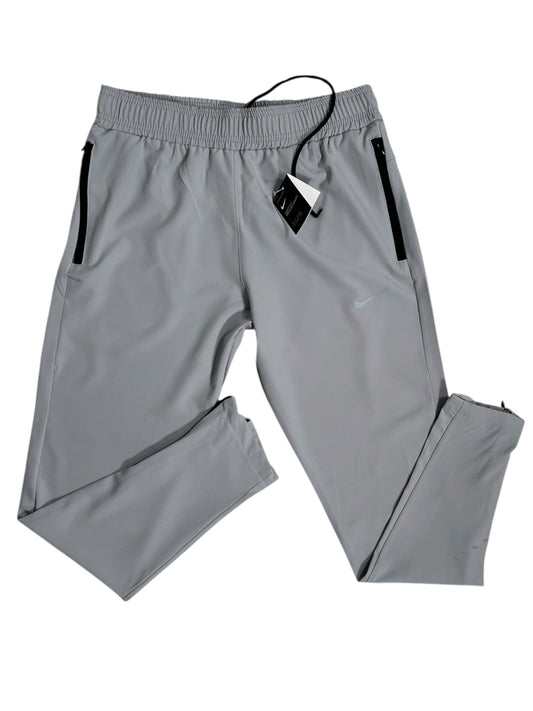 Jogger nike con cierre